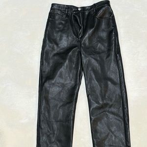 Wilfred The Melina™ Pant
High-waisted Vegan Leather pants